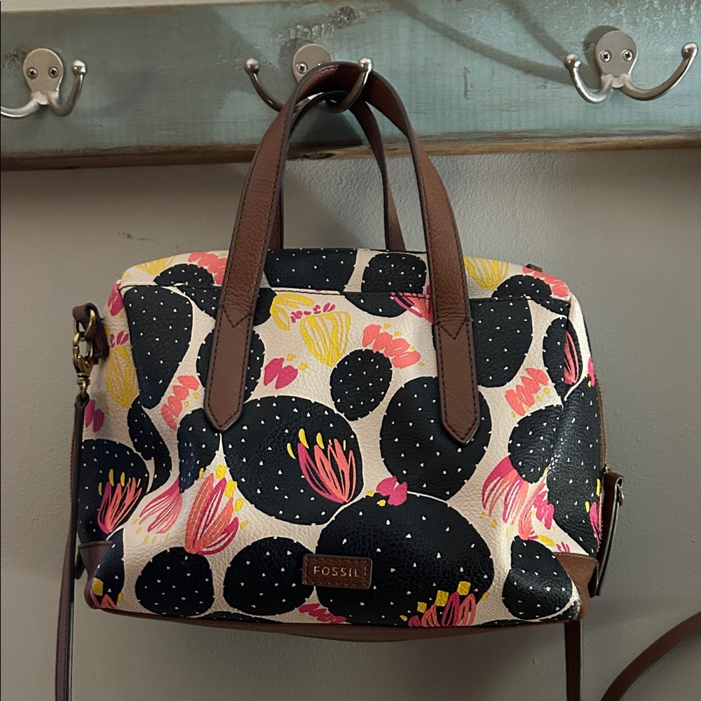 Fossil Women's Black and Pink Floral Bag